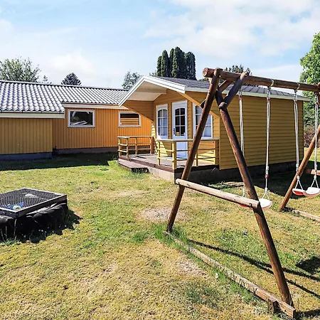 4 Star In Feriehus Stege